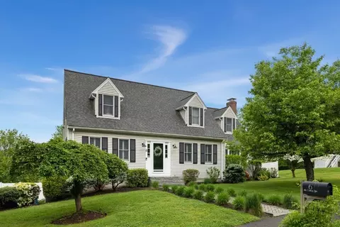 6 Julia Connors Dr, Burlington, MA 01803