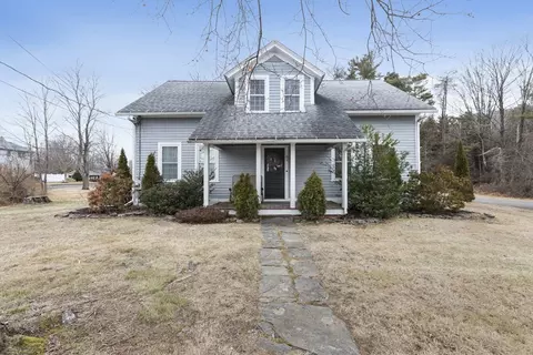 82 N Main St, West Brookfield, MA 01585