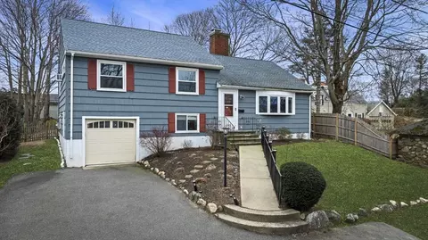 23 Hillcrest Rd, Marblehead, MA 01945