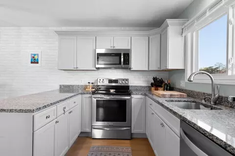 10 Carnation Cir #B, Reading, MA 01867 photo 16