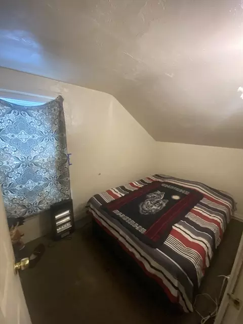 Bedroom - 8 West St, Worcester, MA 01609 photo 5 of 8