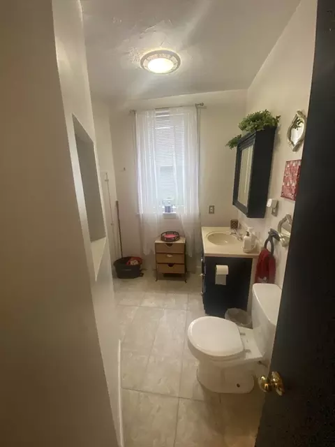 Bath - 8 West St, Worcester, MA 01609 photo 3 of 7
