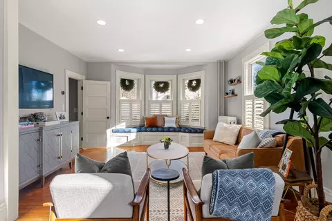 Living - 5 Elm Pl, Marblehead, MA 01945 photo 5 of 5