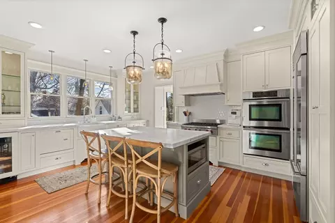 Kitchen - 5 Elm Pl, Marblehead, MA 01945 photo 2 of 8