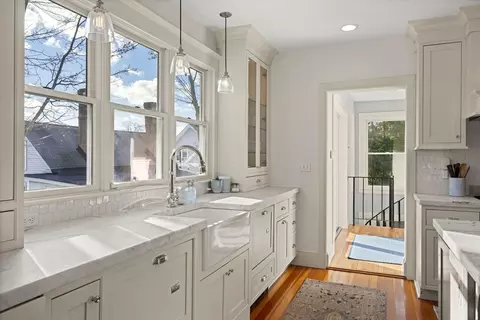 Kitchen - 5 Elm Pl, Marblehead, MA 01945 photo 8 of 8