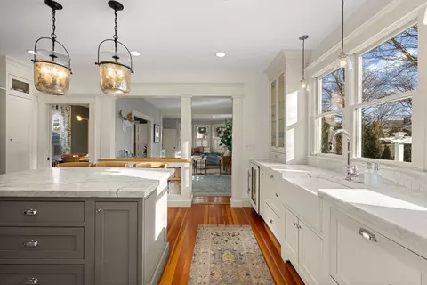 Kitchen - 5 Elm Pl, Marblehead, MA 01945 photo 6 of 8