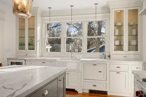 Kitchen - 5 Elm Pl, Marblehead, MA 01945 photo 4 of 8