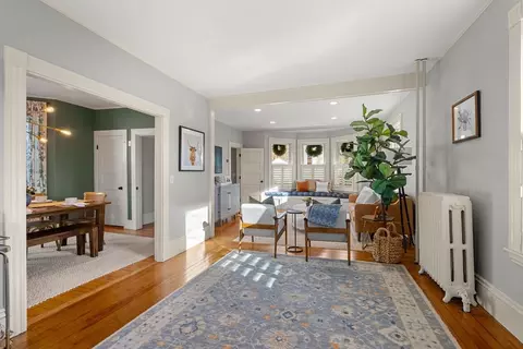 Entry Way - 5 Elm Pl, Marblehead, MA 01945 photo 1 of 3