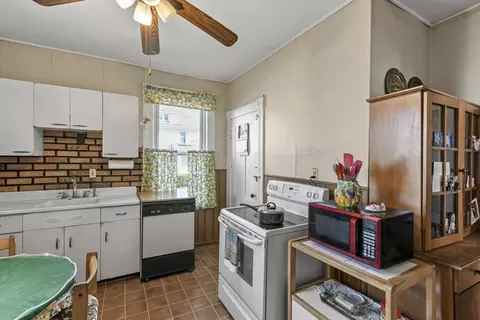 636 Sumner Ave, Springfield, MA 01108 photo 7