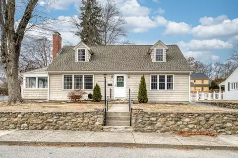 41 Brook St, Whitinsville, MA 01588