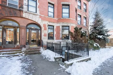 1915 Beacon St #1, Brookline, MA 02445