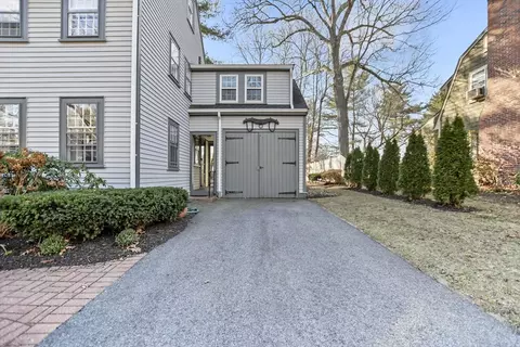 Exterior - 20 Sunset Rd, Wellesley, MA 02482 photo 7 of 13