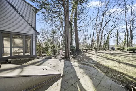 Exterior - 20 Sunset Rd, Wellesley, MA 02482 photo 8 of 13