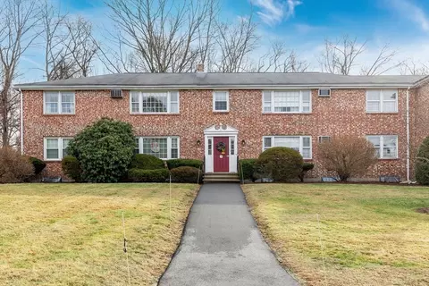 14 Myles Standish Dr #3, Haverhill, MA 01835