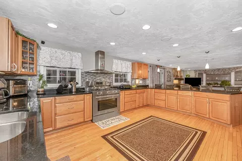 6 Montclair Cir, Billerica, MA 01821 photo 6