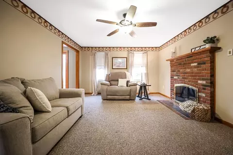27 Powers Ln, Attleboro, MA 02703 photo 8