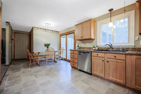 27 Powers Ln, Attleboro, MA 02703 photo 6