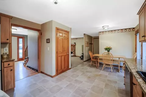 27 Powers Ln, Attleboro, MA 02703 photo 7
