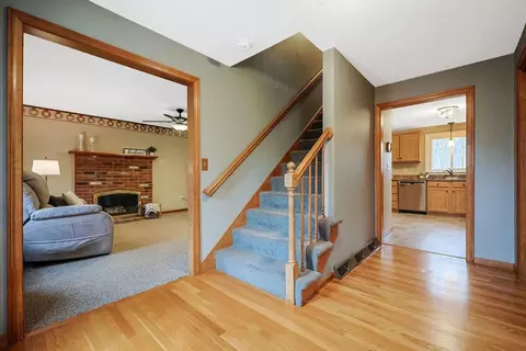 27 Powers Ln, Attleboro, MA 02703 photo 11