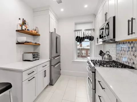 19 Garrison Rd #2, Brookline, MA 02445 photo 4