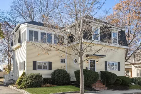 17 Edwards St, Quincy, MA 02169