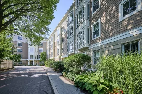 2-14 Saint Paul St #205, Brookline, MA 02445