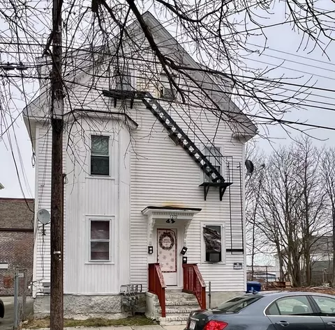 1272 Pleasant St, New Bedford, MA 02740