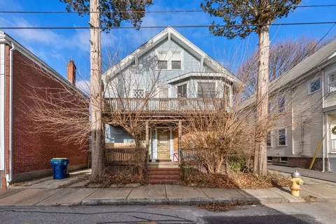 22 Prescott St, Salem, MA 01970