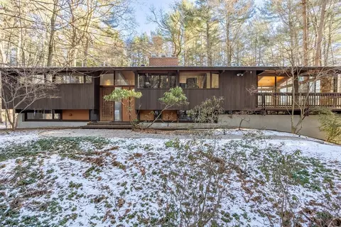 69 Fern Ln, Carlisle, MA 01741