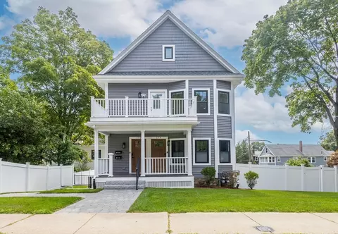 172 Elliot St #172, Newton, MA 02464