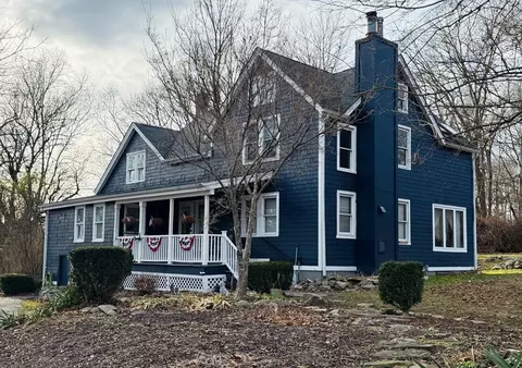 40 Hillside, Rehoboth, MA 02769