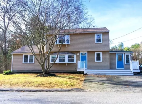 101 Glenwood Pl, Hanson, MA 02341