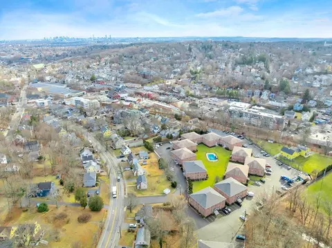 7 Colonial Village Dr #2, Arlington, MA 02474