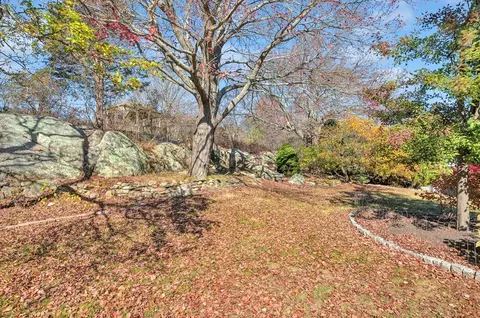 Exterior - 1 1a Mayflower Ln, Gloucester, MA 01930 photo 5 of 7