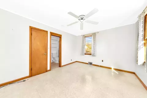 Bedroom - 1 1a Mayflower Ln, Gloucester, MA 01930 photo 1 of 7