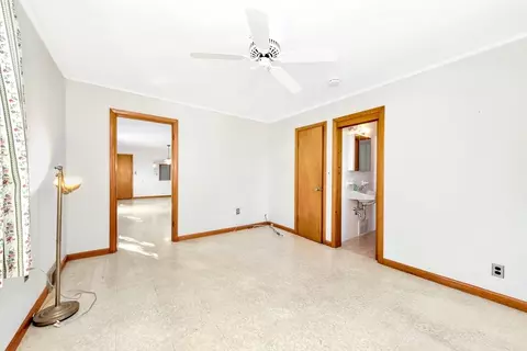 Bedroom - 1 1a Mayflower Ln, Gloucester, MA 01930 photo 3 of 7