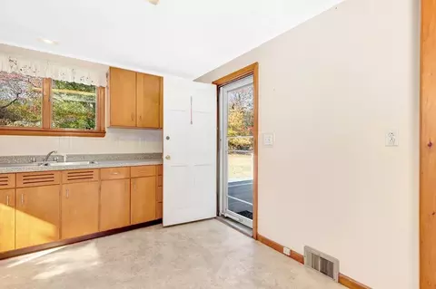 Kitchen - 1 1a Mayflower Ln, Gloucester, MA 01930 photo 5 of 5