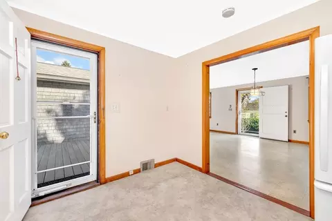 Entry Way - 1 1a Mayflower Ln, Gloucester, MA 01930 photo 1 of 1