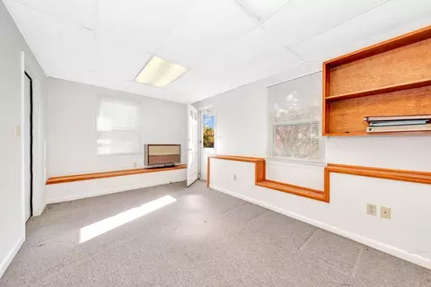 Living - 1 1a Mayflower Ln, Gloucester, MA 01930 photo 5 of 5