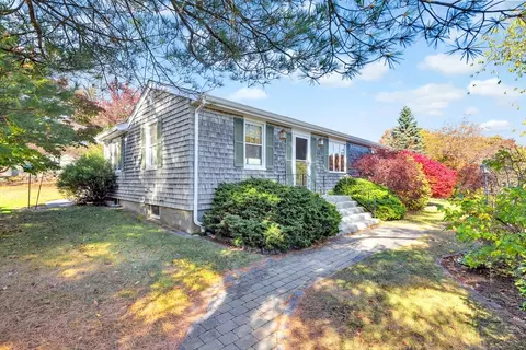 Exterior - 1 1a Mayflower Ln, Gloucester, MA 01930 photo 3 of 7