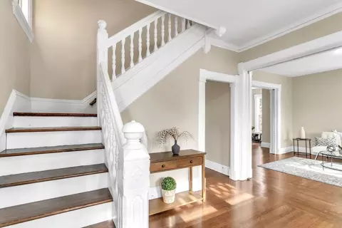 Entry Way - 77 Clarendon St, Springfield, MA 01109 photo 5 of 8