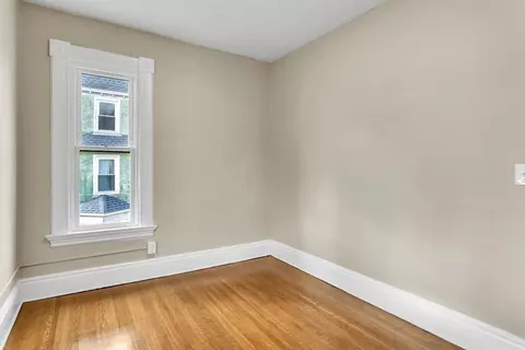 Bedroom - 77 Clarendon St, Springfield, MA 01109 photo 6 of 7