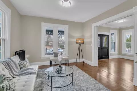 Living - 77 Clarendon St, Springfield, MA 01109 photo 1 of 3