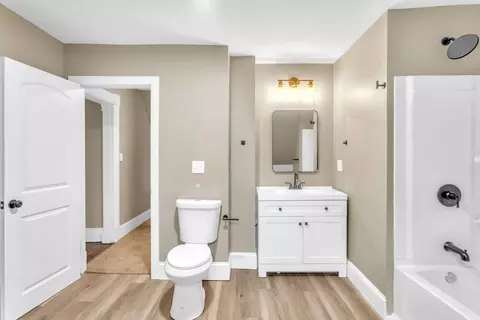 Entry Way - 77 Clarendon St, Springfield, MA 01109 photo 8 of 8