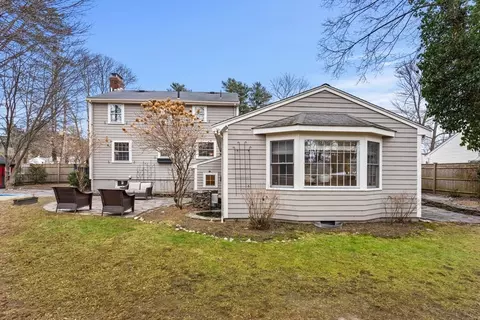 Exterior - 923 Main St, Hingham, MA 02043 photo 2 of 2