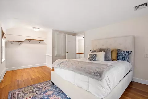 Bedroom - 923 Main St, Hingham, MA 02043 photo 2 of 4