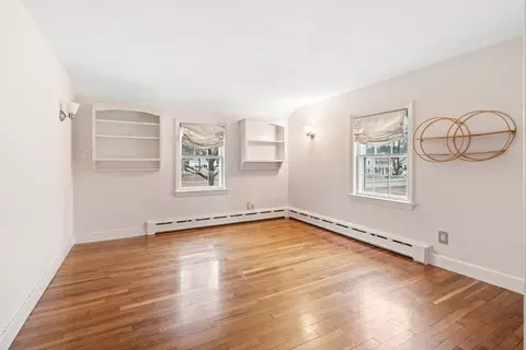 Bedroom - 923 Main St, Hingham, MA 02043 photo 4 of 4