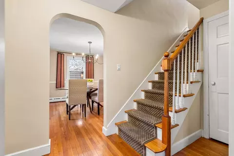 Entry Way - 923 Main St, Hingham, MA 02043 photo 2 of 2