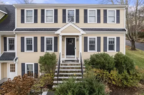 20 Westerly St #A, Wellesley, MA 02482
