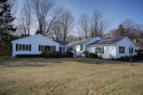 1 Mann St, Medway, MA 02053